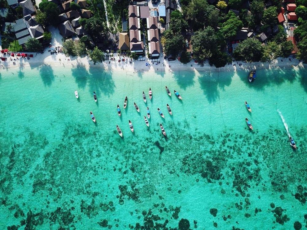 ホテル カバナ リペ ビーチ リゾート リペ島 エクステリア 写真