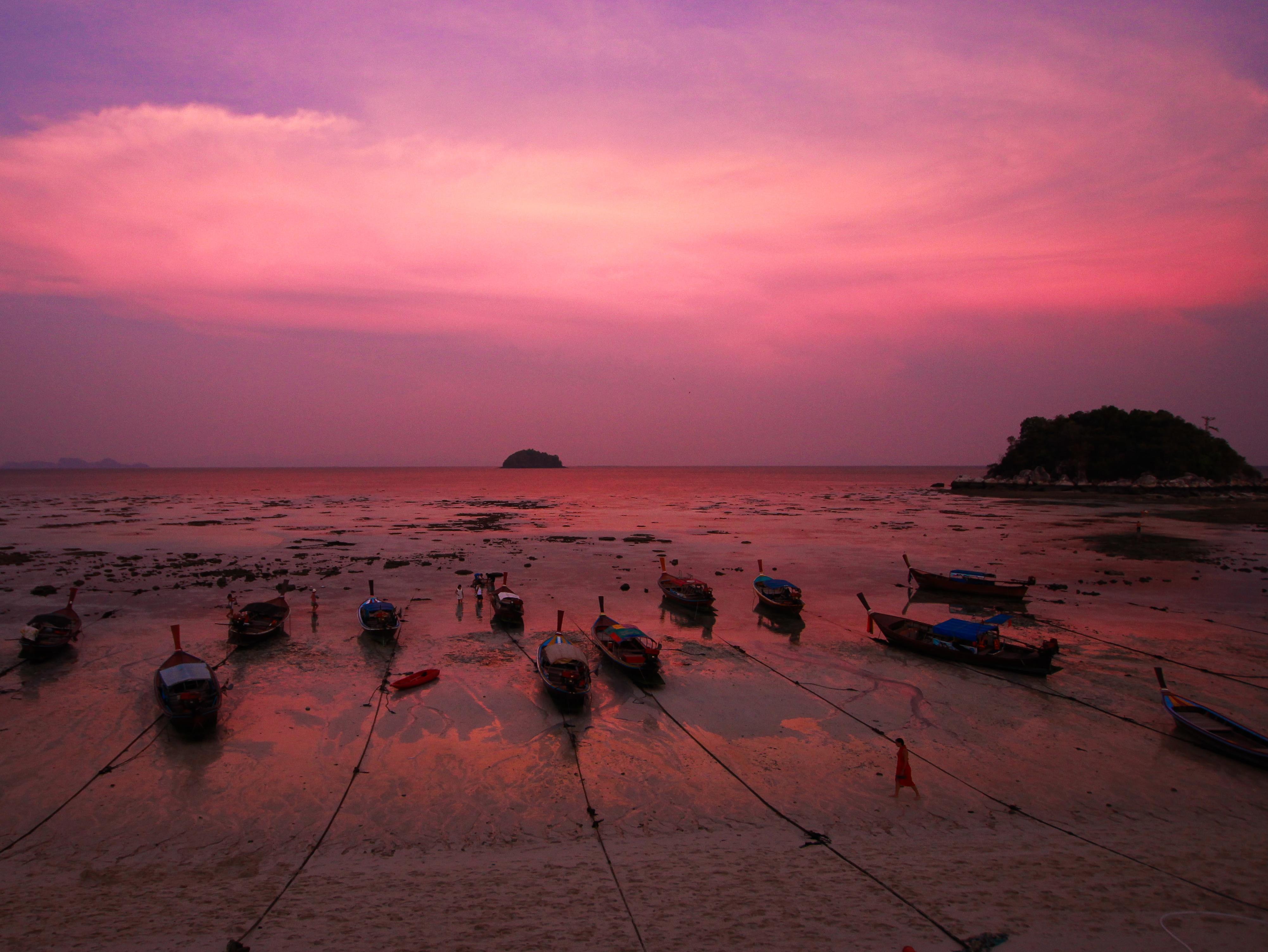 ホテル カバナ リペ ビーチ リゾート リペ島 エクステリア 写真